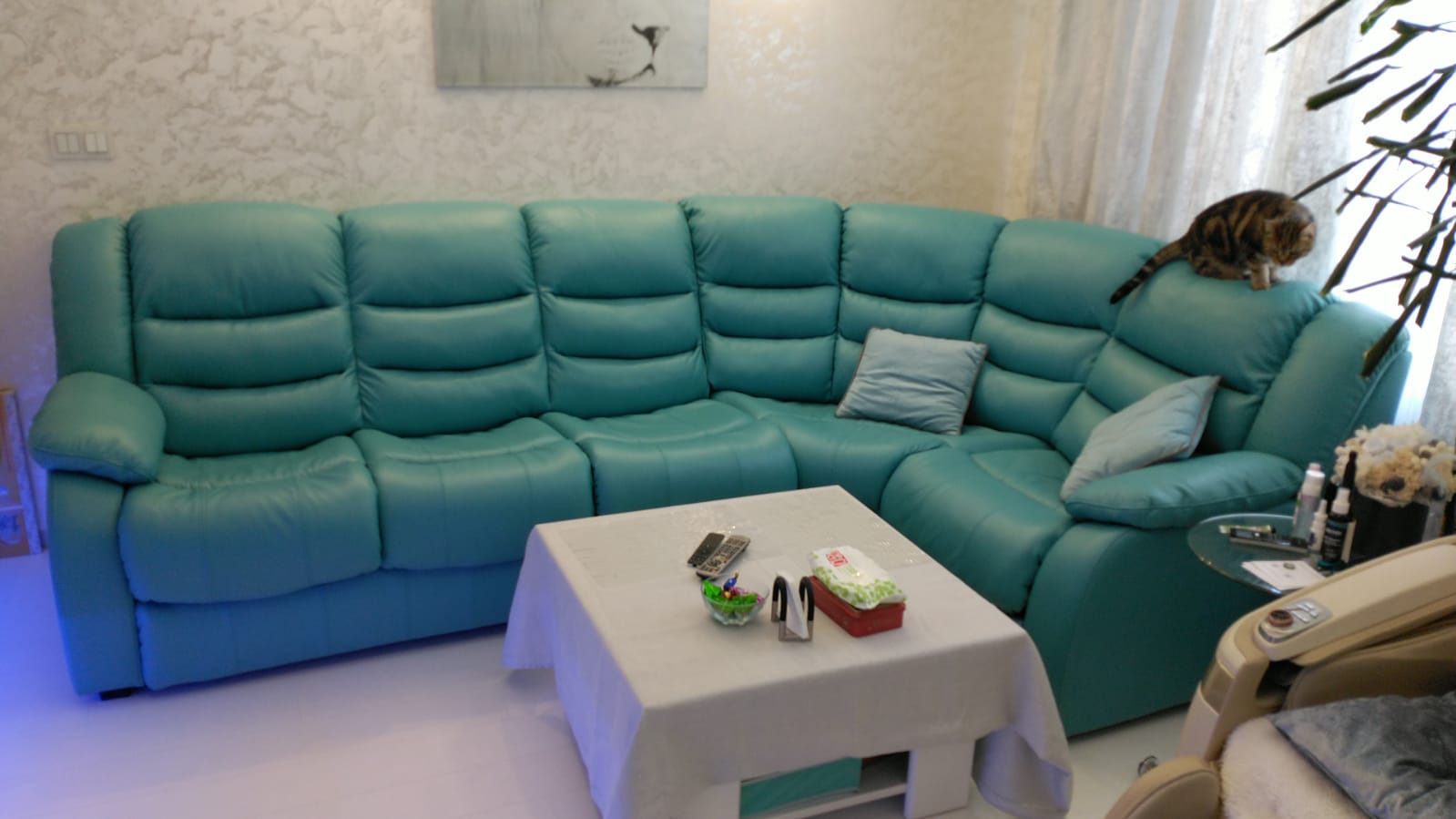 Перетяжка дивана на дому. Каменское